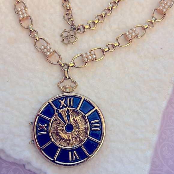 vintage locket necklace - Picture 3 of 8